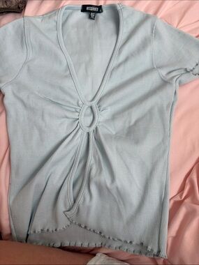 Missguided Pale Blue Ribbed Ring-Front V-Neck Crop Top
